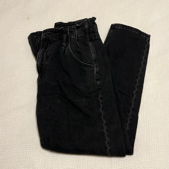 American Eagle Outfitters Denim - Faded black mom Jean